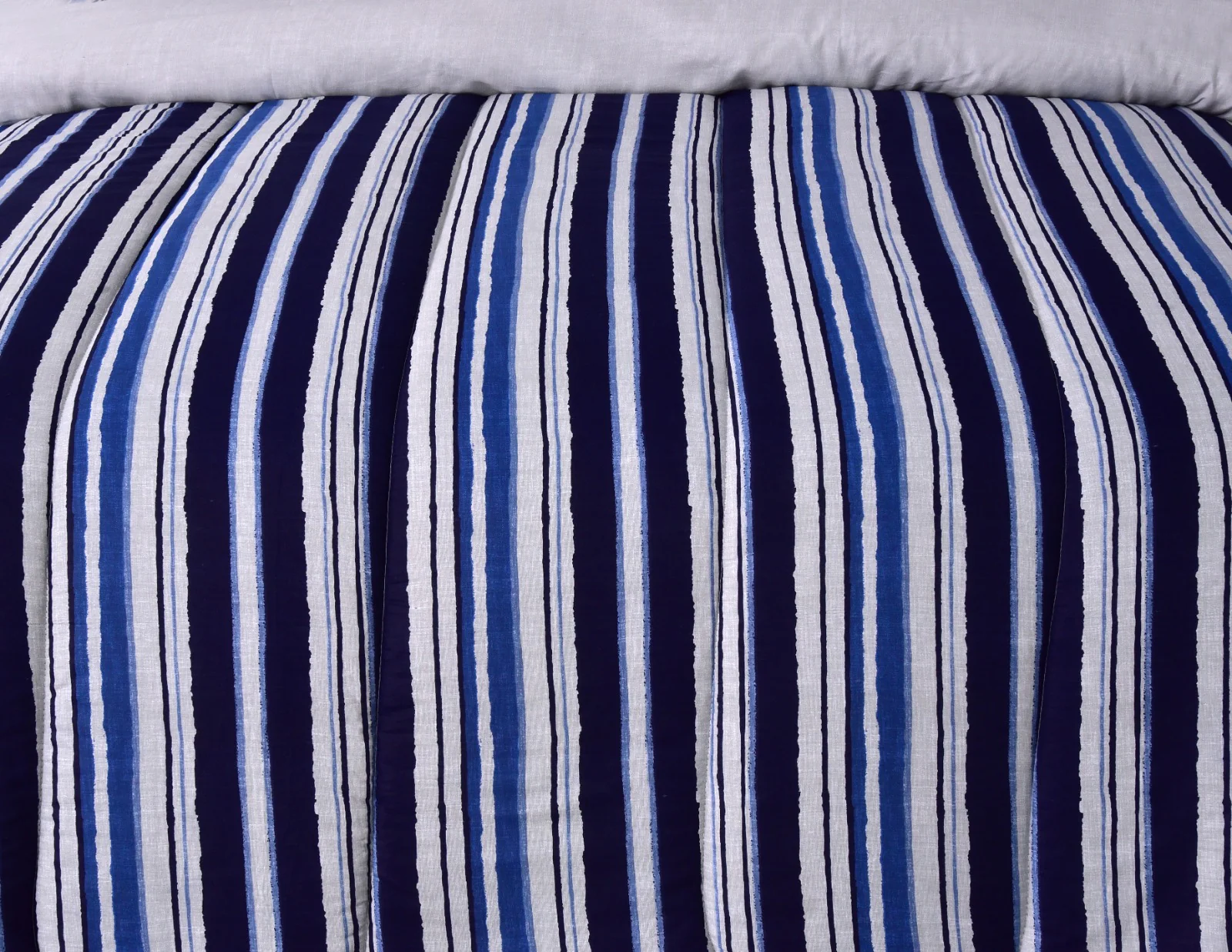 1 PC Double Winter Razai-Bold Stripes - Image 3