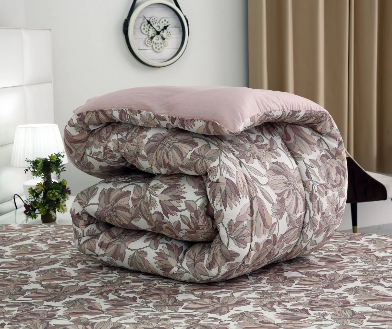 8 PCs Winter Razai Set-Buds Floral(With Pastel Pink Reverse) - Image 2
