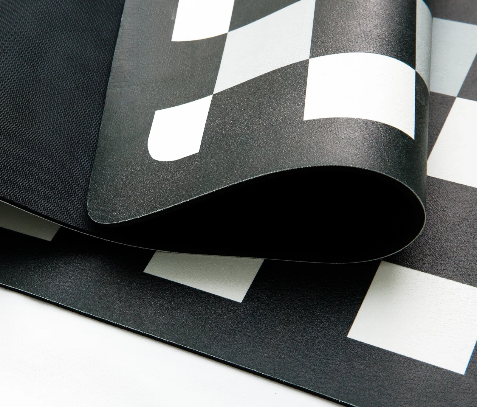 AntiSkid Dish Drying Heat & Water Protector Mat-SA-2553-2(Chess) - Image 2