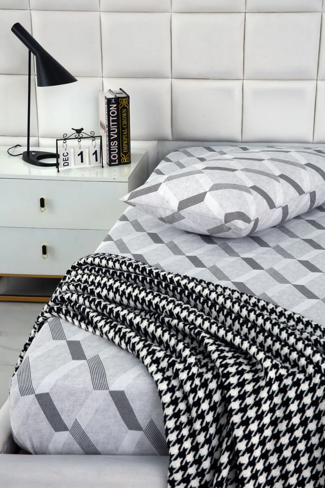 Fitted Bed Sheet-Sliver Triangles - Image 5